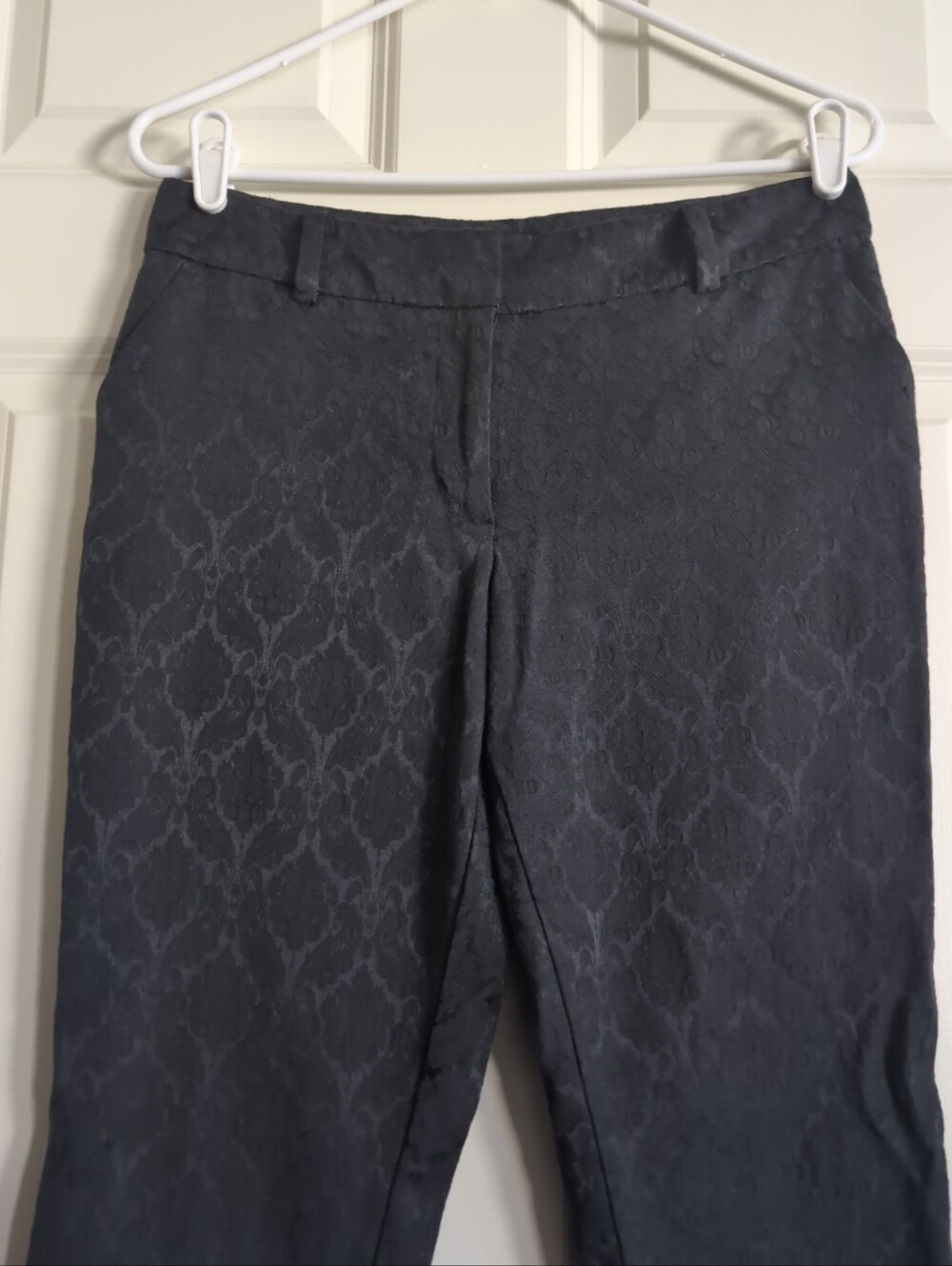 Black ornate brocade mid rise capri pants